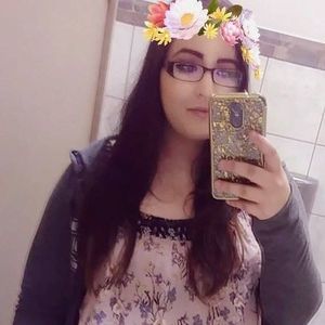 Meet your Posher, Mirellã